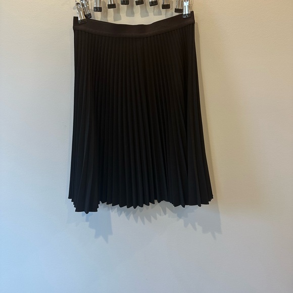 Theory  "Zeya Urban" Knife Pleat A Line Wool blends Skirt, Black small - Picture 1 of 6